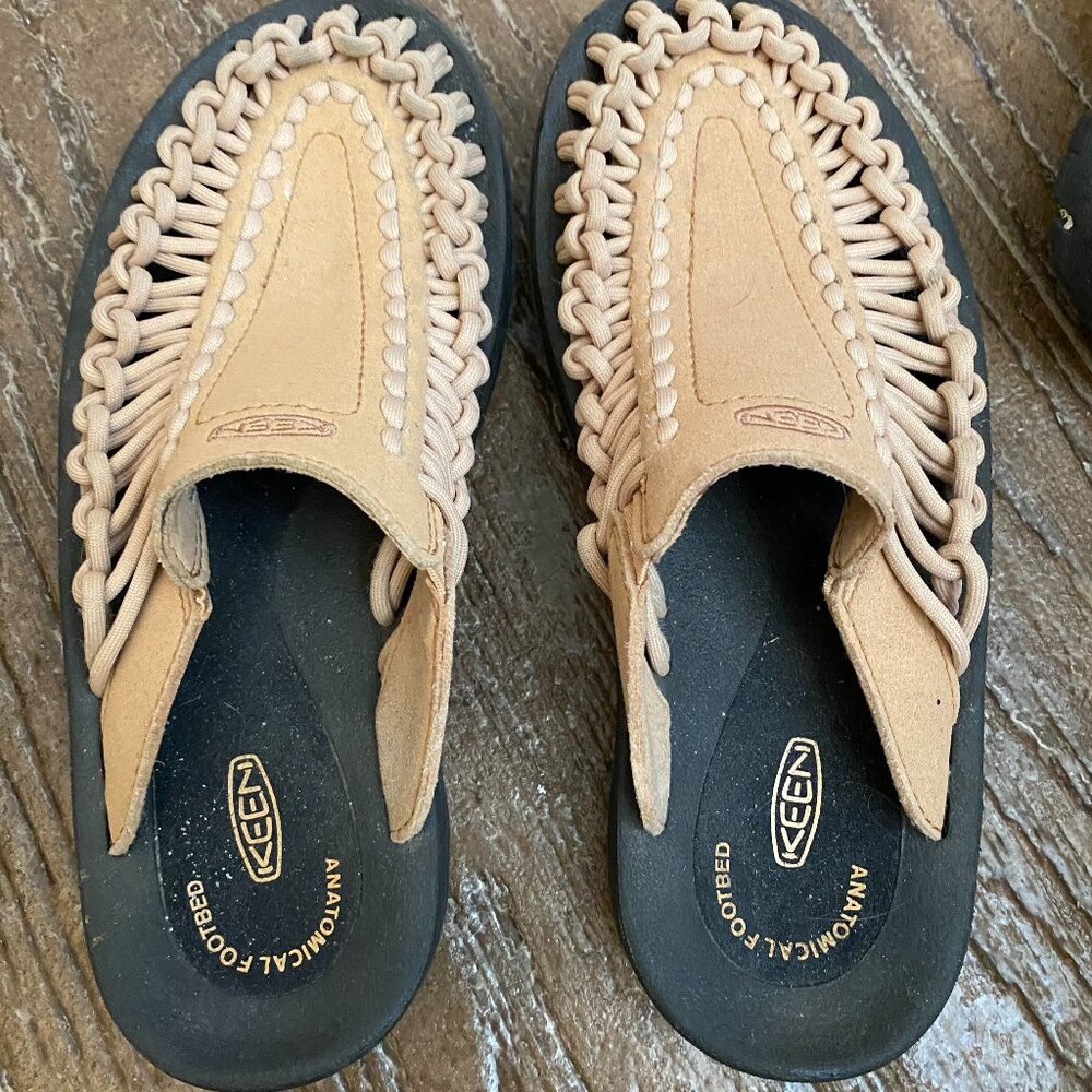 Keen Uneek Women's II Slide Size 5 1/2 Cathay Spice/Gold Color.